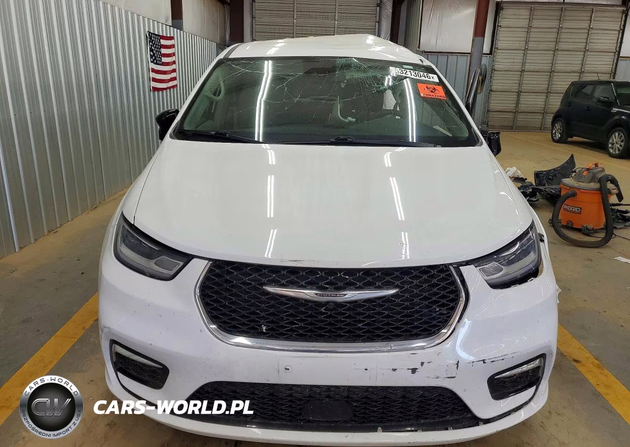 2024 Chrysler Pacifica Touring L VIN:2C4RC1BG4RR119137 - 5