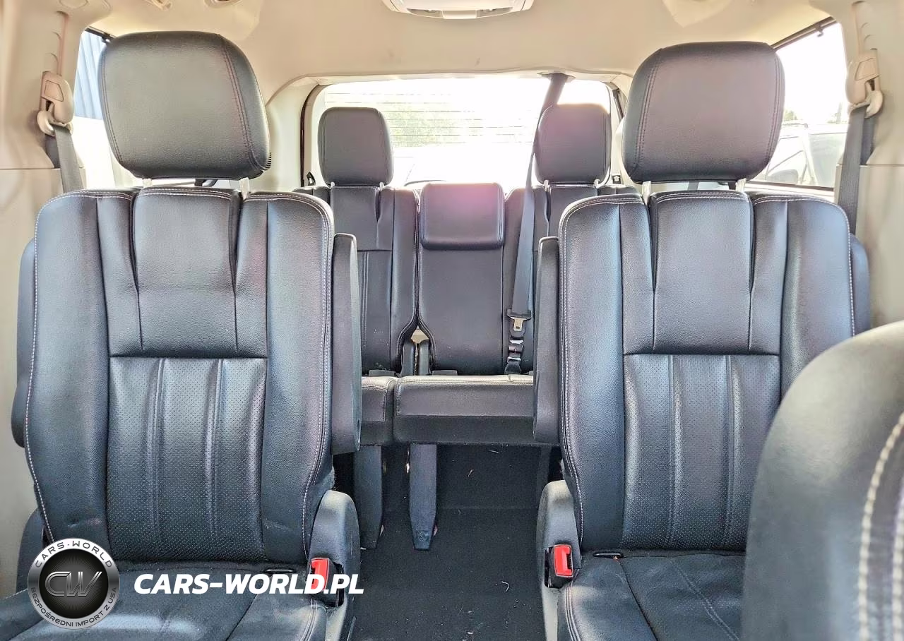 2016 Chrysler Town & Country Touring L VIN:2C4RC1CG6GR104375 - 10