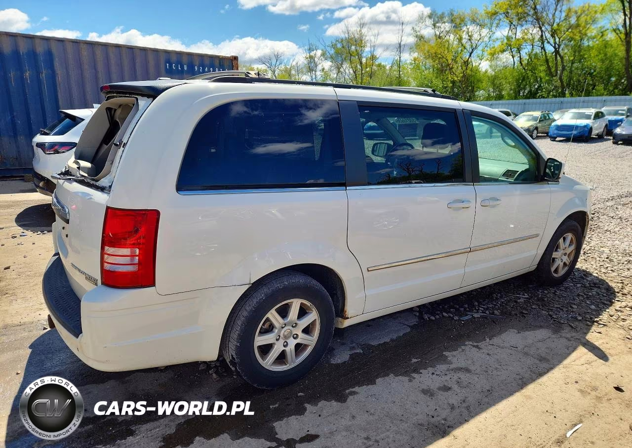 2010 Chrysler Town & Country Touring VIN:2A4RR5DX4AR475038 - 3