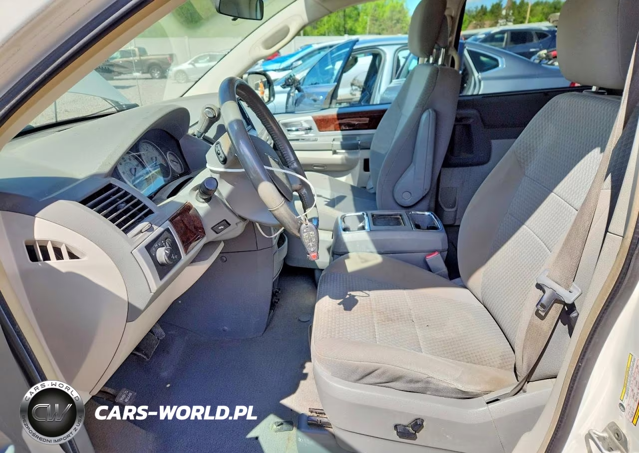 2010 Chrysler Town & Country Touring VIN:2A4RR5DX4AR475038 - 7