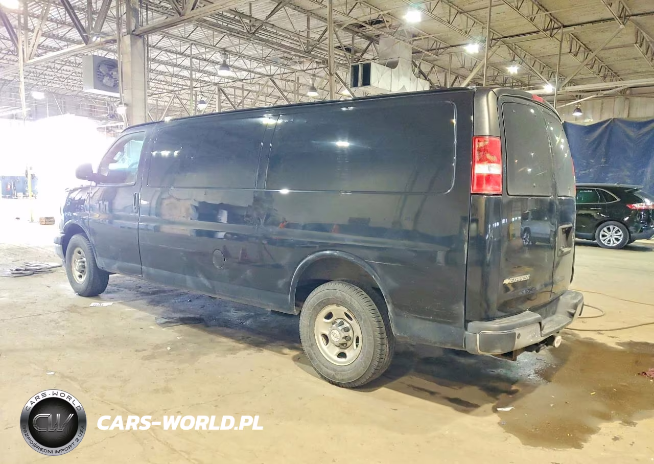 2018 Chevrolet Express 2500 Cargo Ext Delivery Van VIN:1GCWGBFG7J1261840 - 2