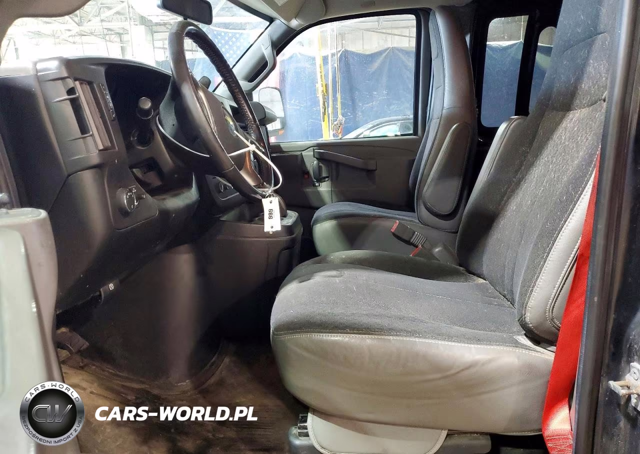 2018 Chevrolet Express 2500 Cargo Ext Delivery Van VIN:1GCWGBFG7J1261840 - 7