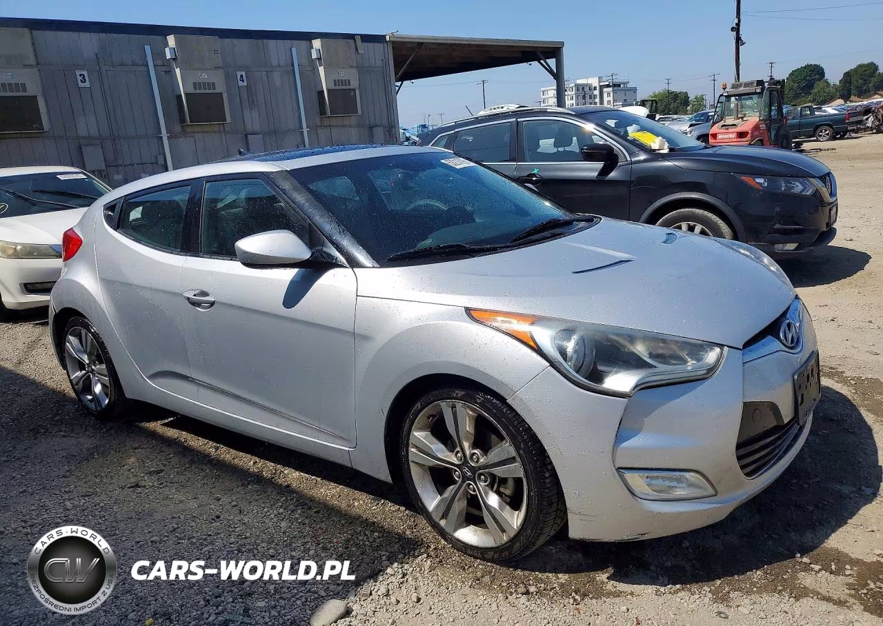 2013 Hyundai Veloster Base VIN:KMHTC6AD8DU108255 - 4