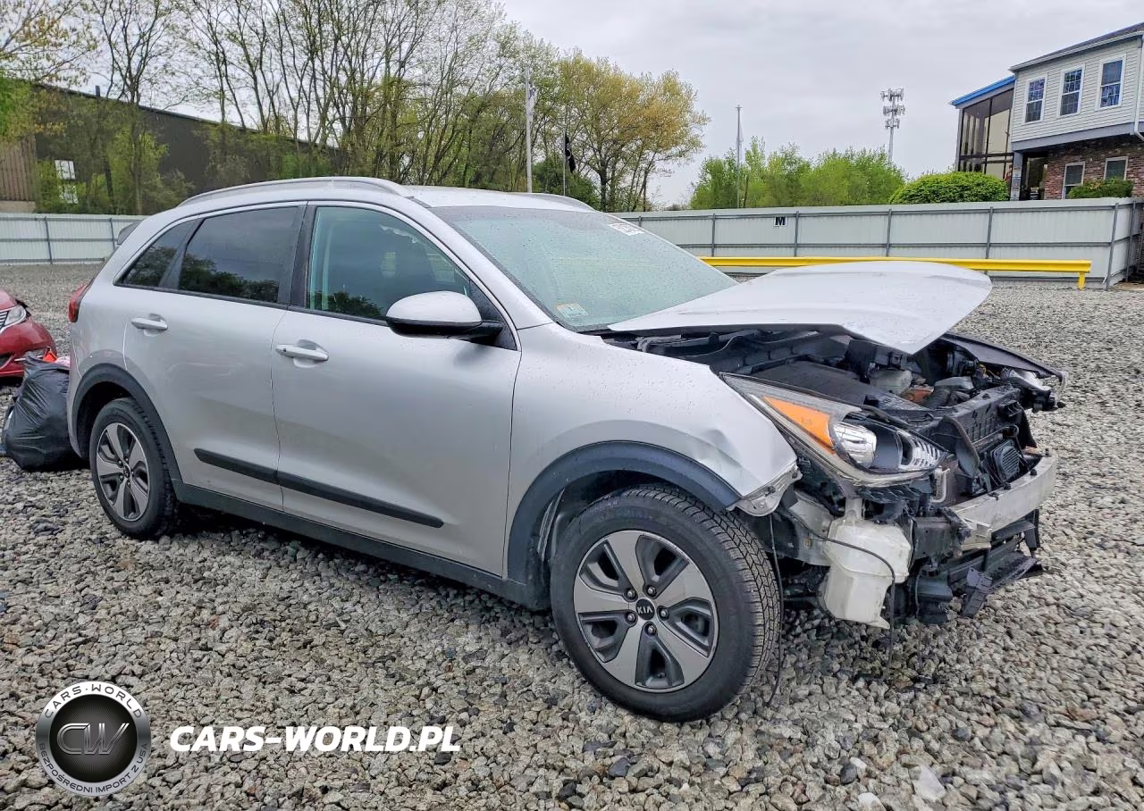 2018 Kia Niro Lx VIN:KNDCB3LC4J5161874 - 4