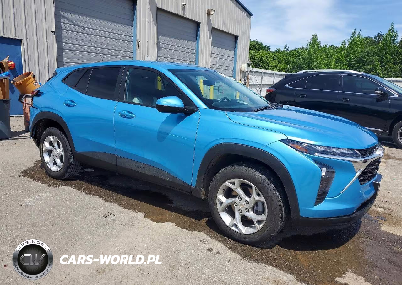 2025 Chevrolet Trax Ls VIN:KL77LFEPXSC030636 - 4