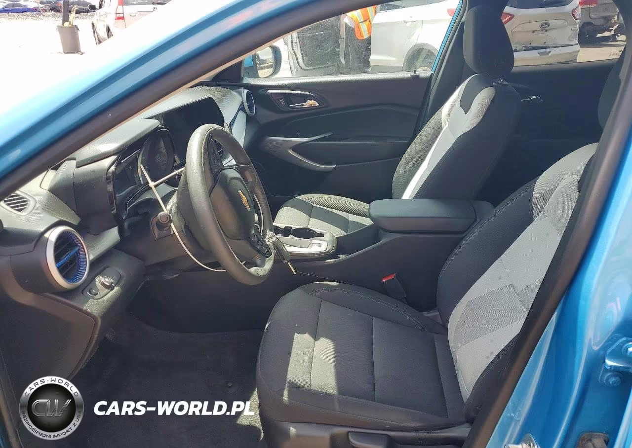 2025 Chevrolet Trax Ls VIN:KL77LFEPXSC030636 - 7