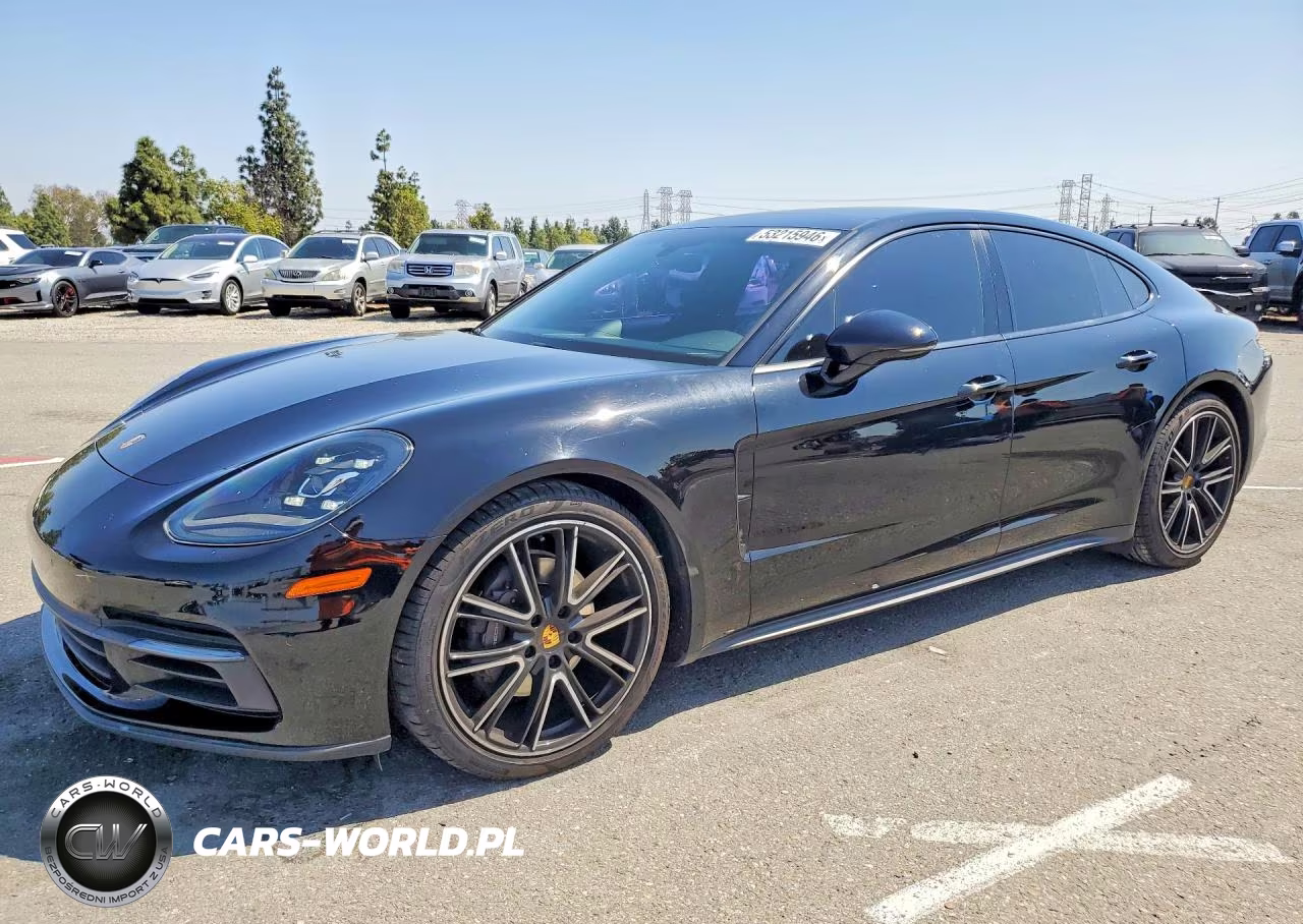 2018 Porsche Panamera 4