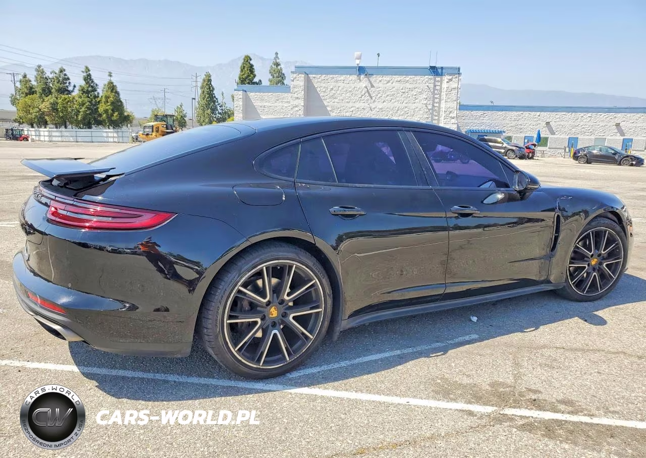 2018 Porsche Panamera 4 VIN:WP0AA2A72JL103526 - 3