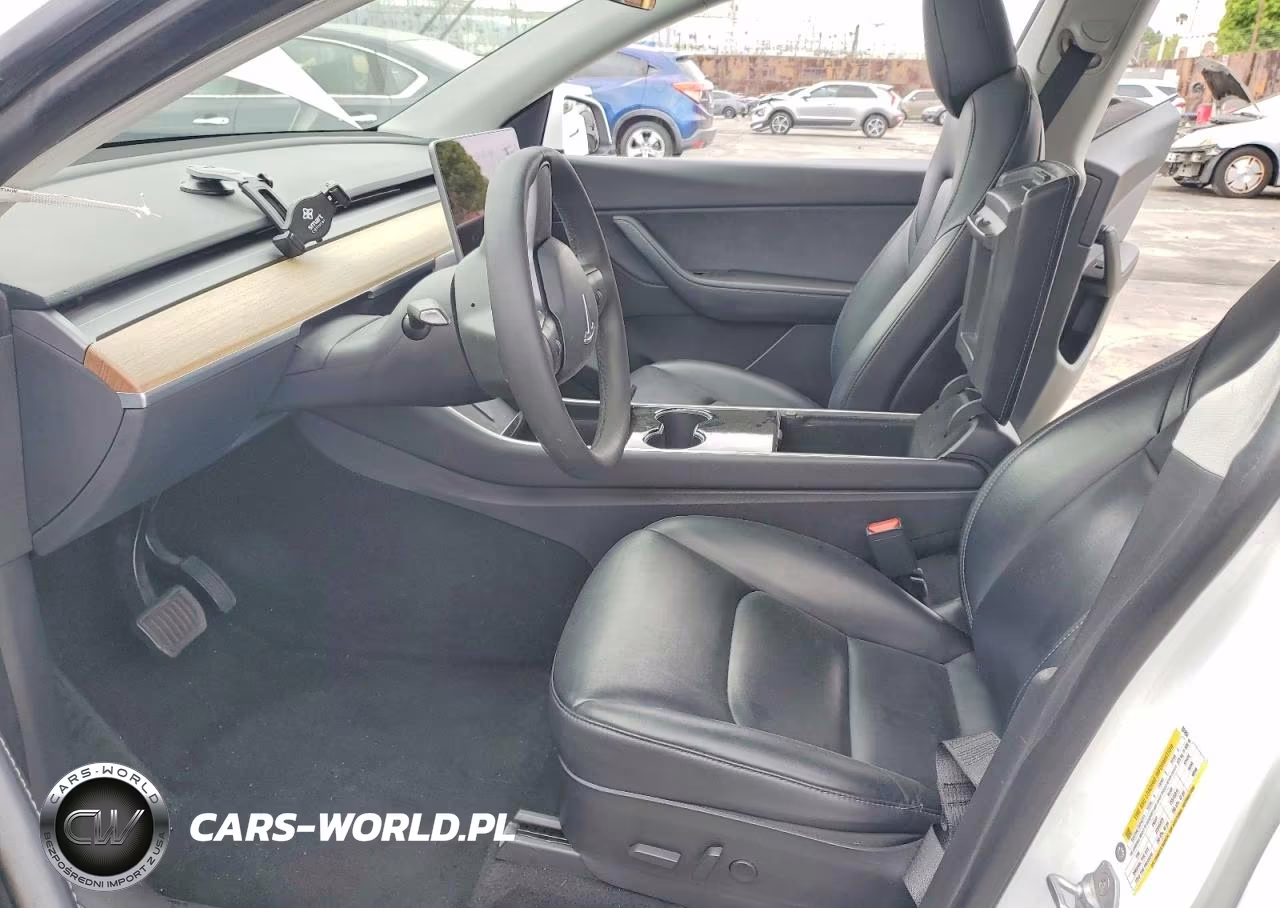 2020 Tesla Model Y VIN:5YJYGDEE0LF031894 - 7
