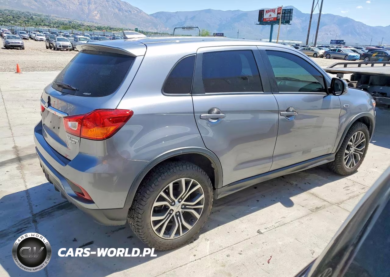 2018 Mitsubishi Outlander Sport Es VIN:JA4AR3AU7JZ013512 - 3