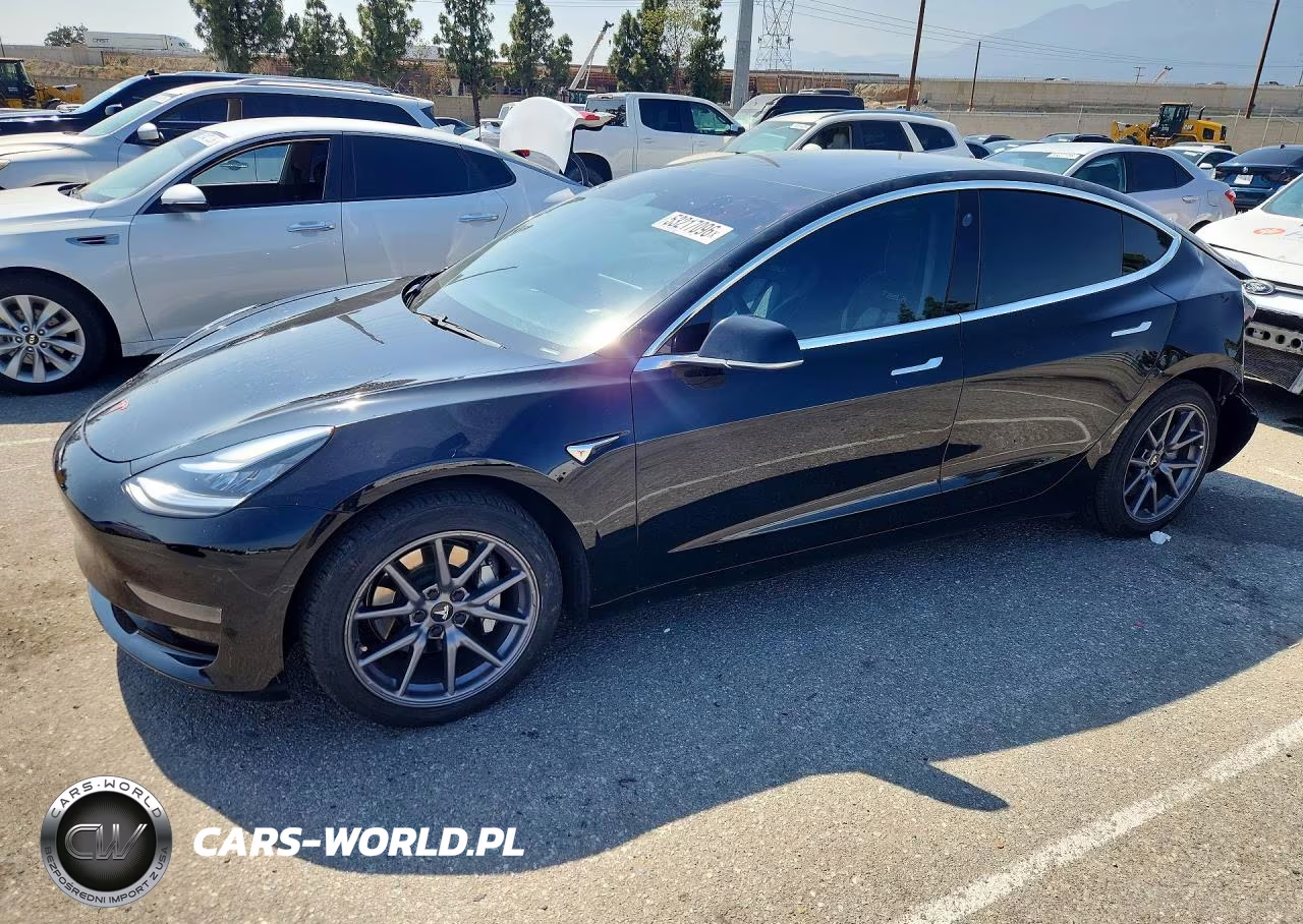 2020 Tesla Model 3 – zdjęcie 1 z 12