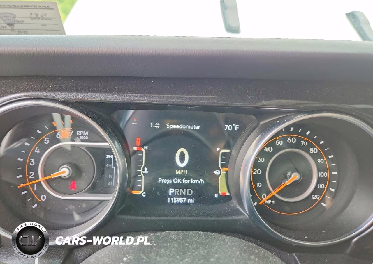2020 Jeep Wrangler Unlimited Sahara VIN:1C4HJXEN5LW145288 - 9