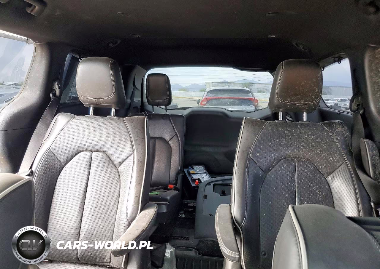 2020 Chrysler Pacifica Hybrid Limited VIN:2C4RC1N70LR199488 - 10