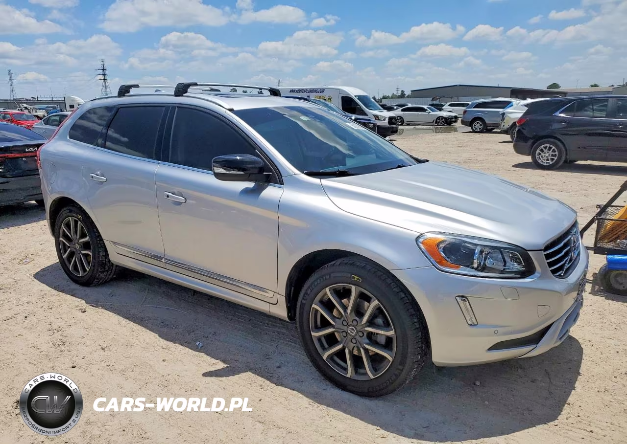 2017 Volvo Xc60 T6 Dynamic VIN:YV449MRRXH2202793 - 4