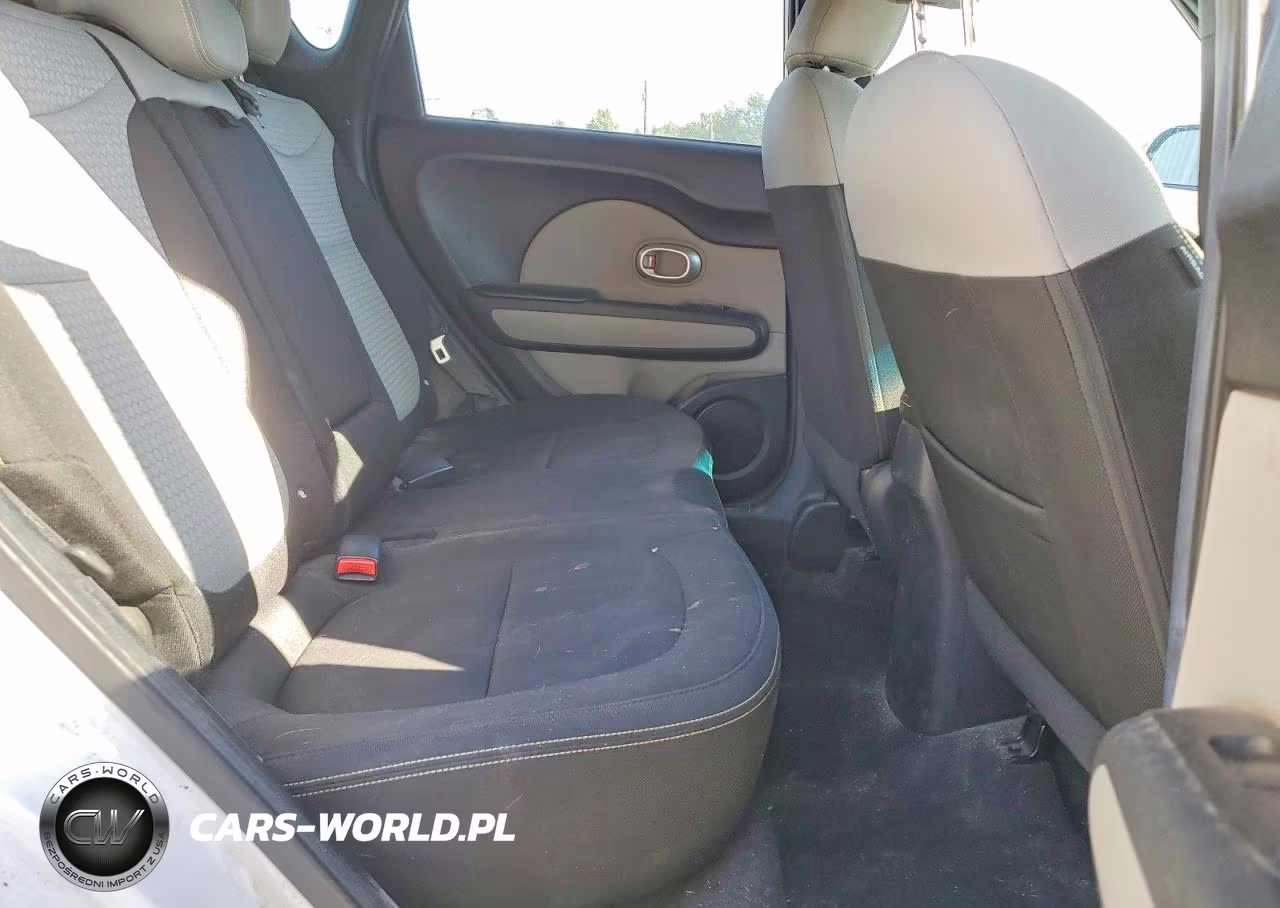 2015 Kia Soul + VIN:KNDJP3A56F7214857 - 10