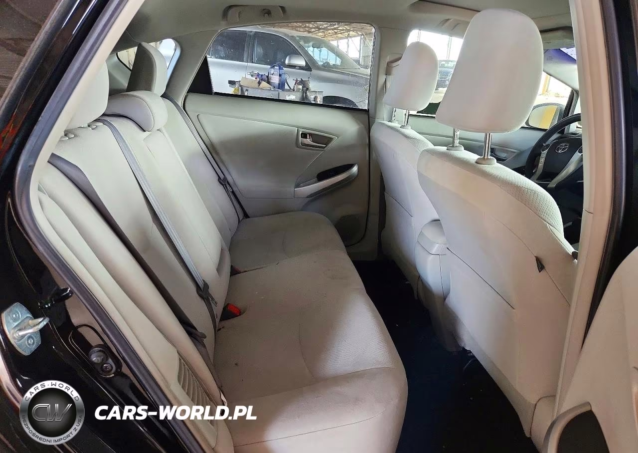 2014 Toyota Prius Three VIN:JTDKN3DU6E1795971 - 10