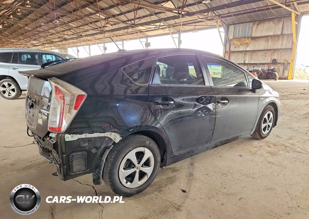2014 Toyota Prius Three VIN:JTDKN3DU6E1795971 - 3