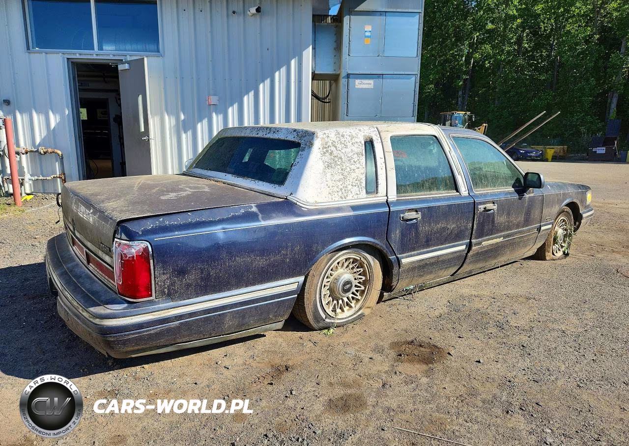 1996 Lincoln Town Car Executive VIN:1LNLM81W5TY731169 - 3