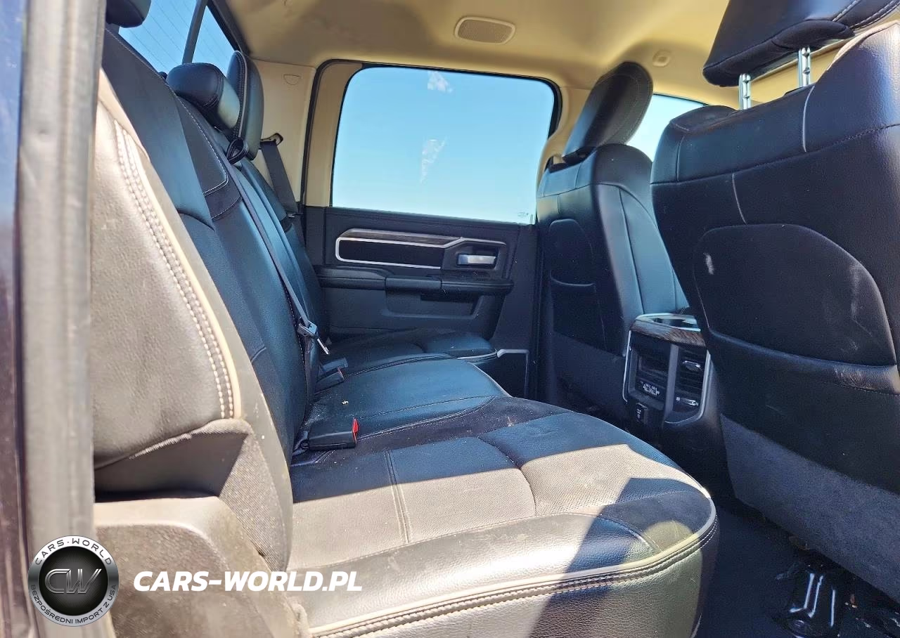 2020 Ram 2500 Laramie VIN:3C6UR5FL7LG245195 - 10