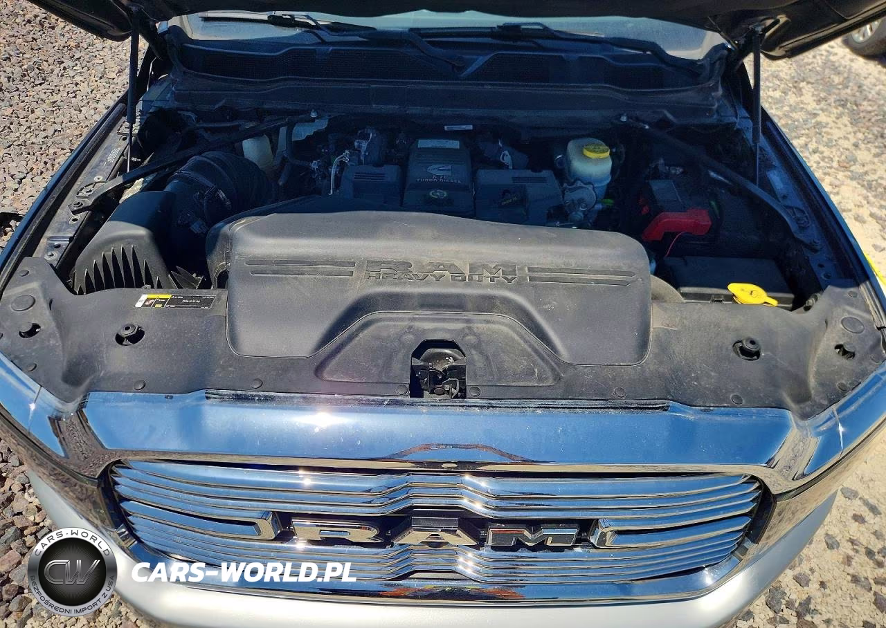 2020 Ram 2500 Laramie VIN:3C6UR5FL7LG245195 - 11