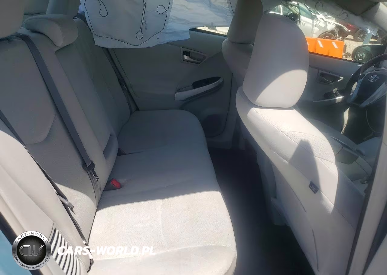 2012 Toyota Prius Three VIN:JTDKN3DU3C1570680 - 10