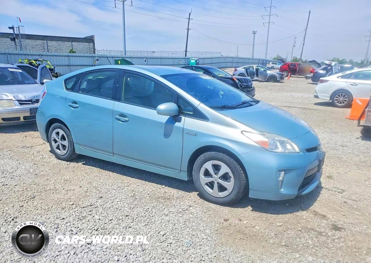 2012 Toyota Prius Three VIN:JTDKN3DU3C1570680 - 4