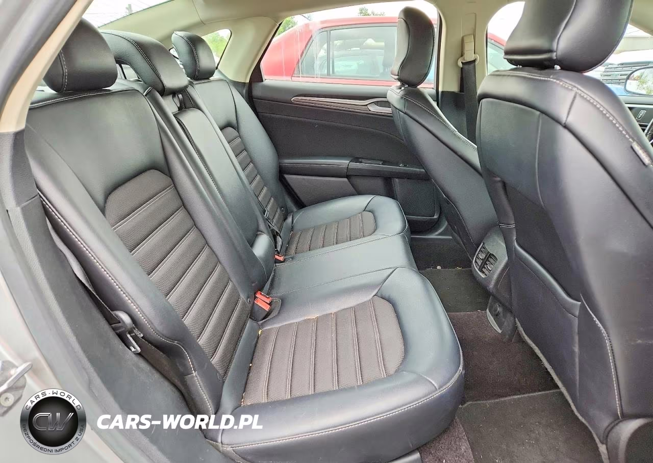 2017 Ford Fusion Se VIN:3FA6P0H71HR198080 - 10