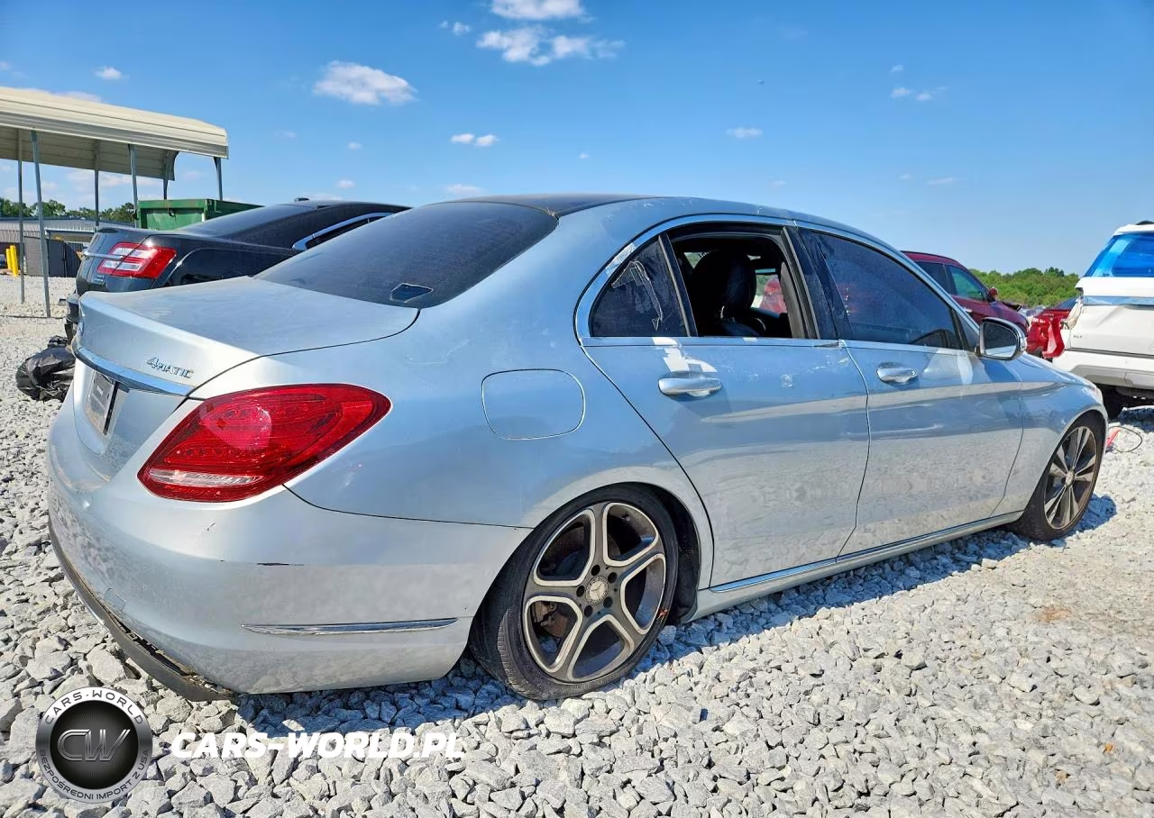 2015 Mercedes-Benz C 300 4Matic VIN:55SWF4KB2FU000153 - 3