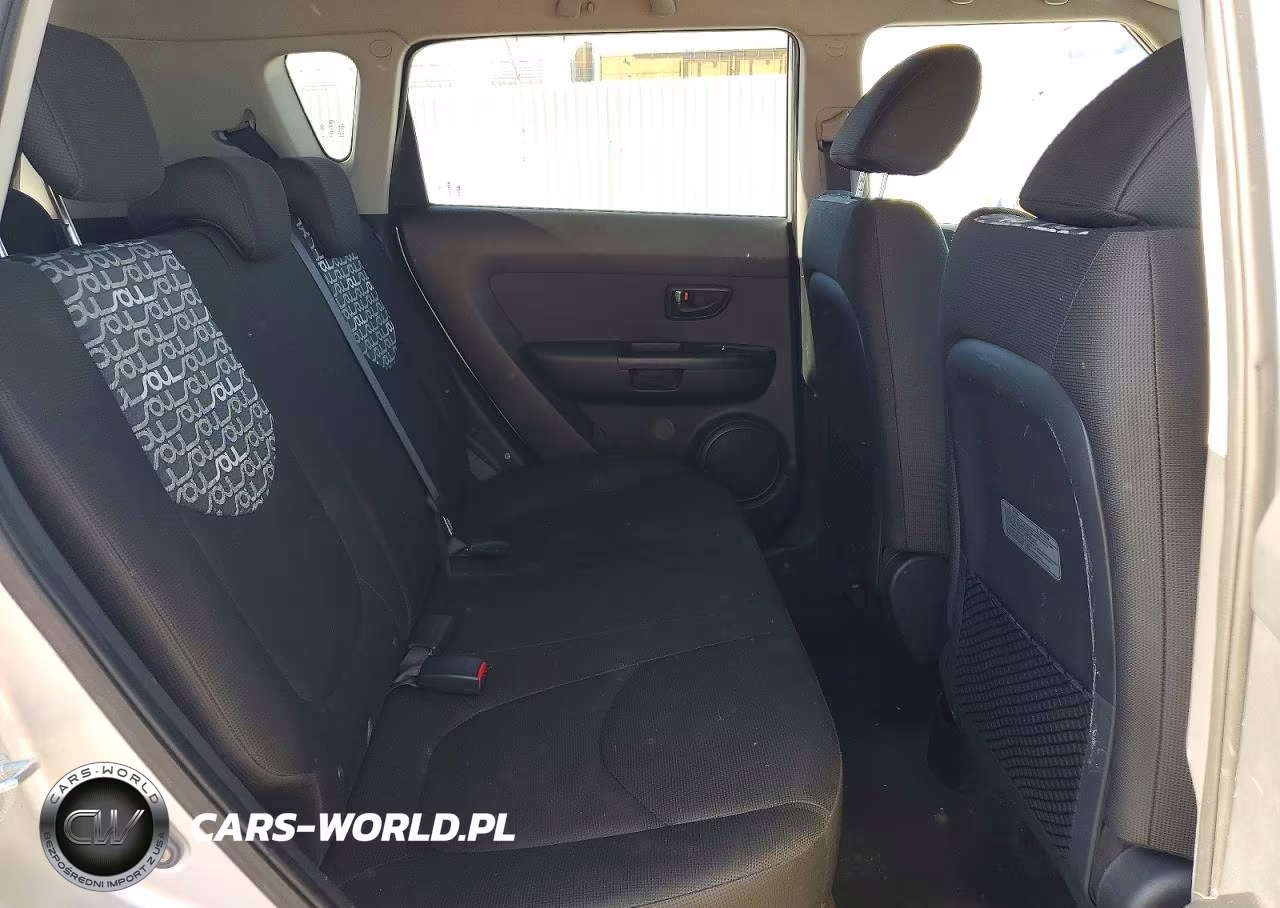 2010 Kia Soul + VIN:KNDJT2A24A7067829 - 10