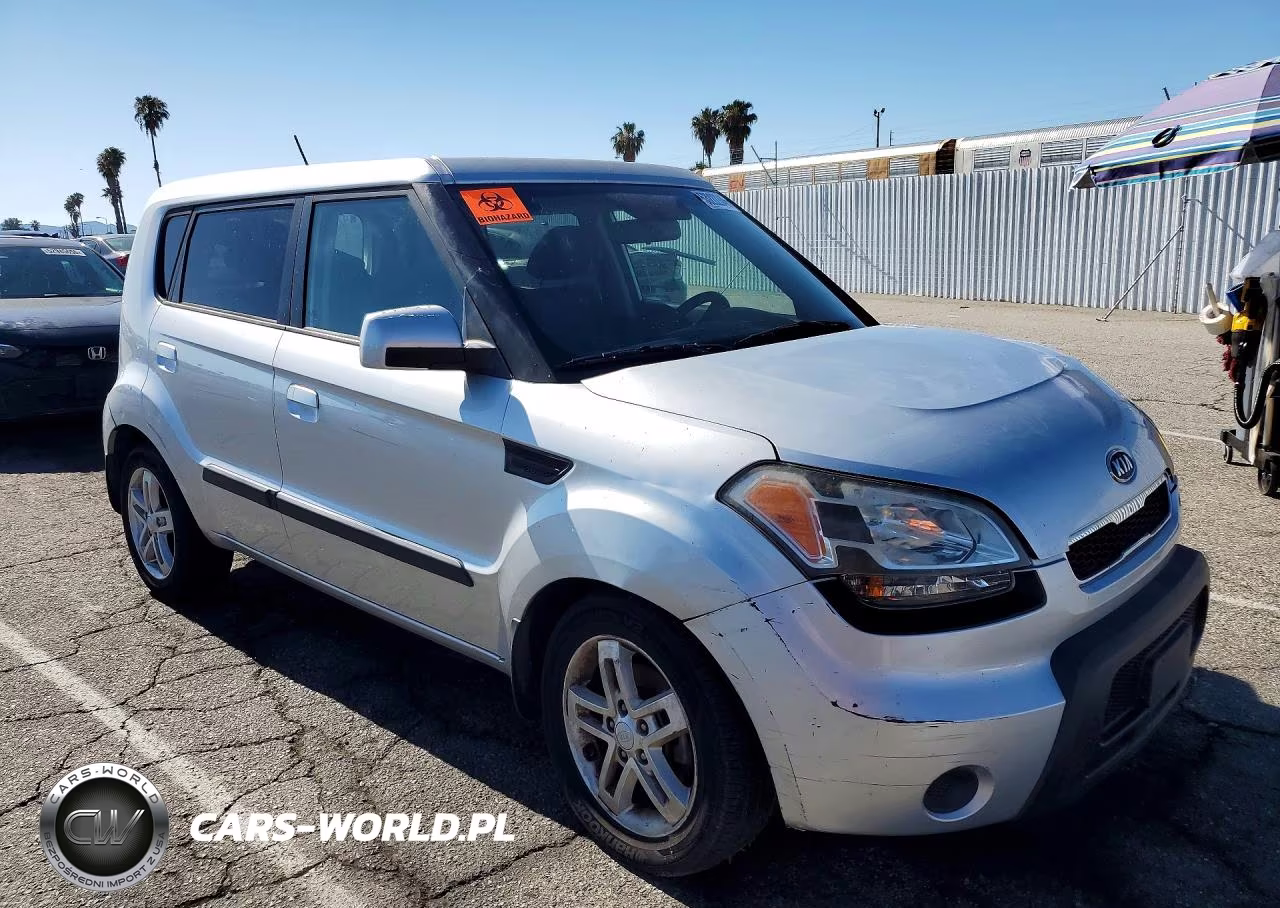 2010 Kia Soul + VIN:KNDJT2A24A7067829 - 4