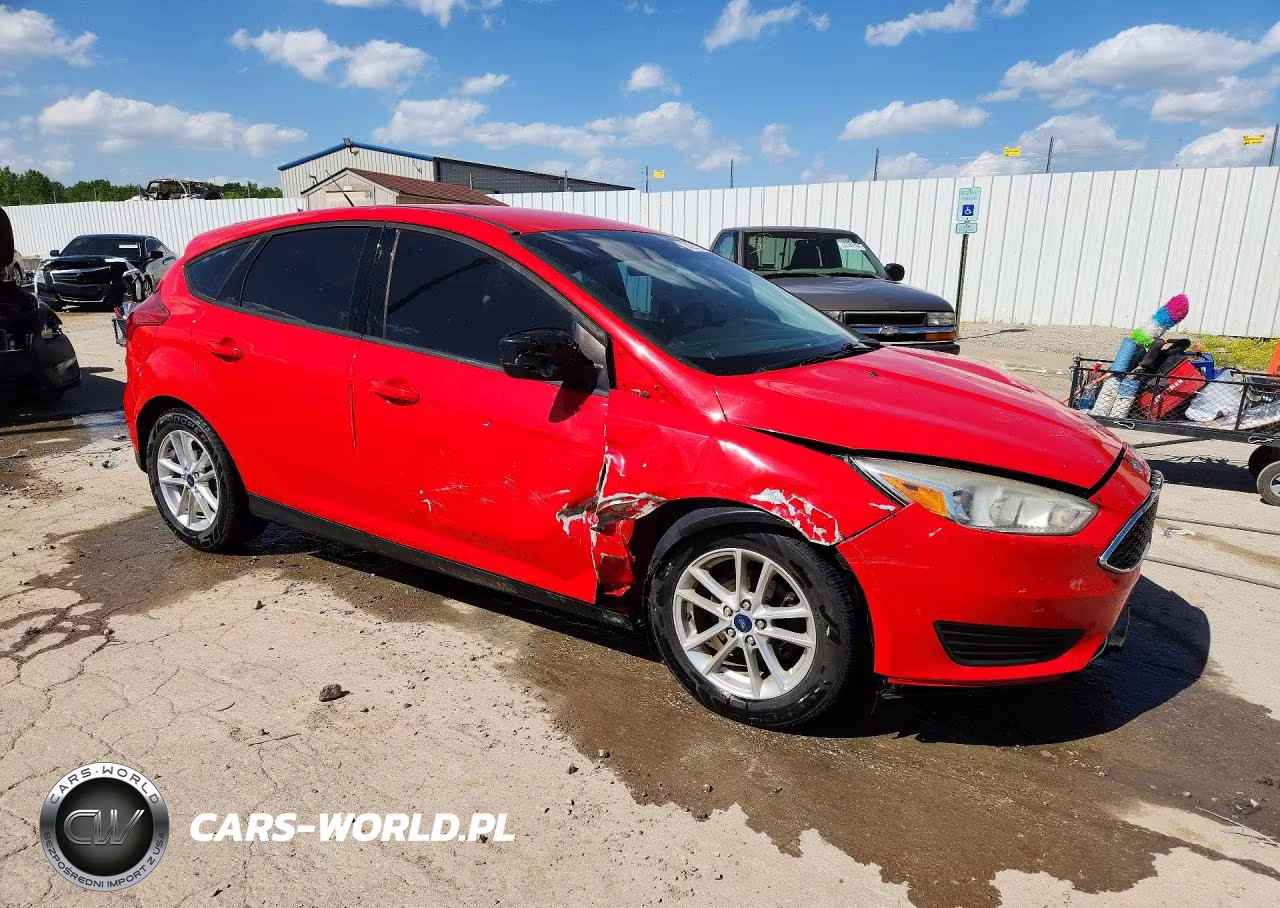 2015 Ford Focus Se VIN:1FADP3K27FL327988 - 4