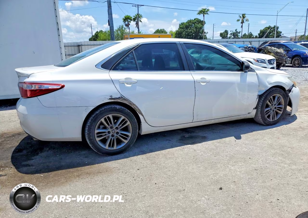 2015 Toyota Camry Se VIN:4T1BF1FK5FU495394 - 3
