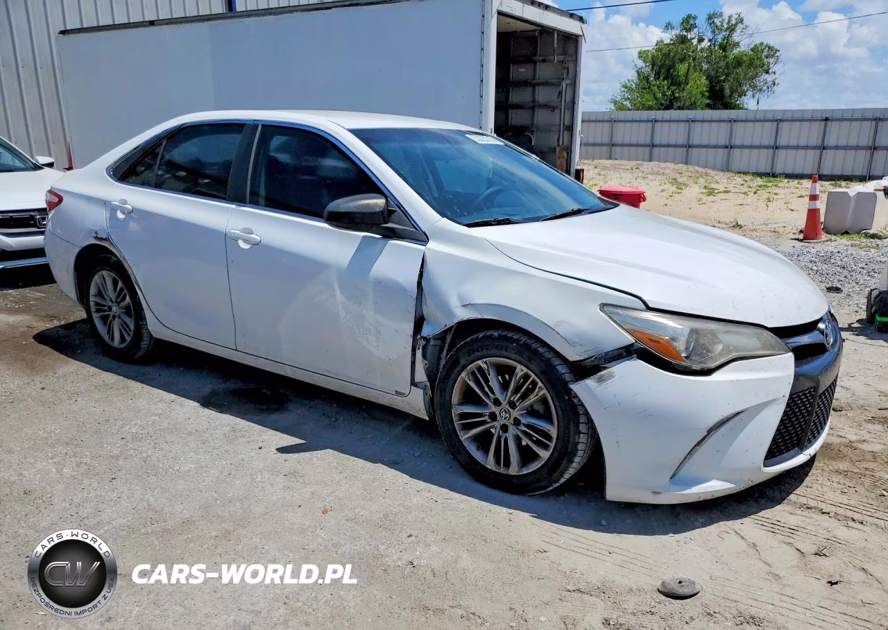 2015 Toyota Camry Se VIN:4T1BF1FK5FU495394 - 4