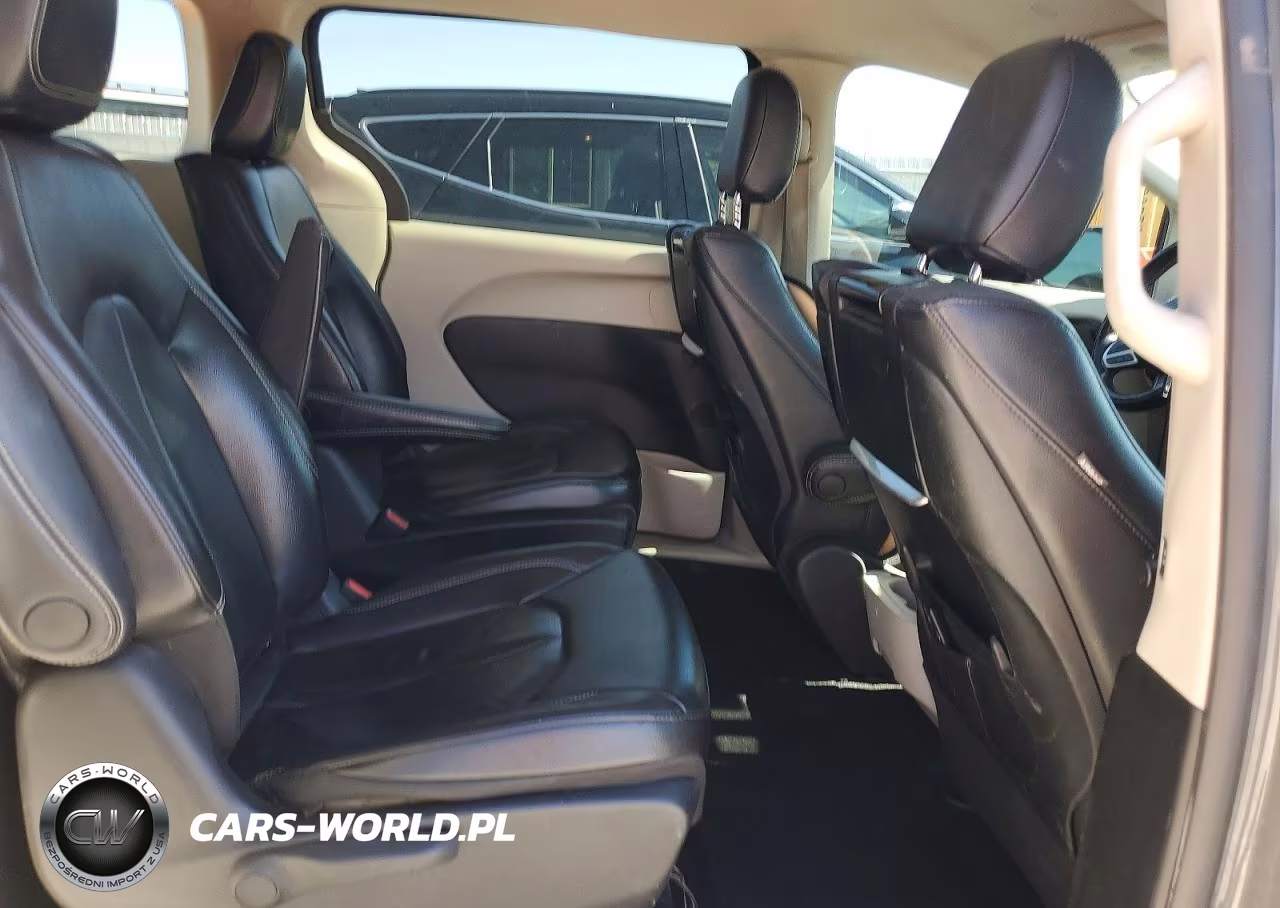 2022 Chrysler Pacifica Hybrid Touring L VIN:2C4RC1L78NR121093 - 11