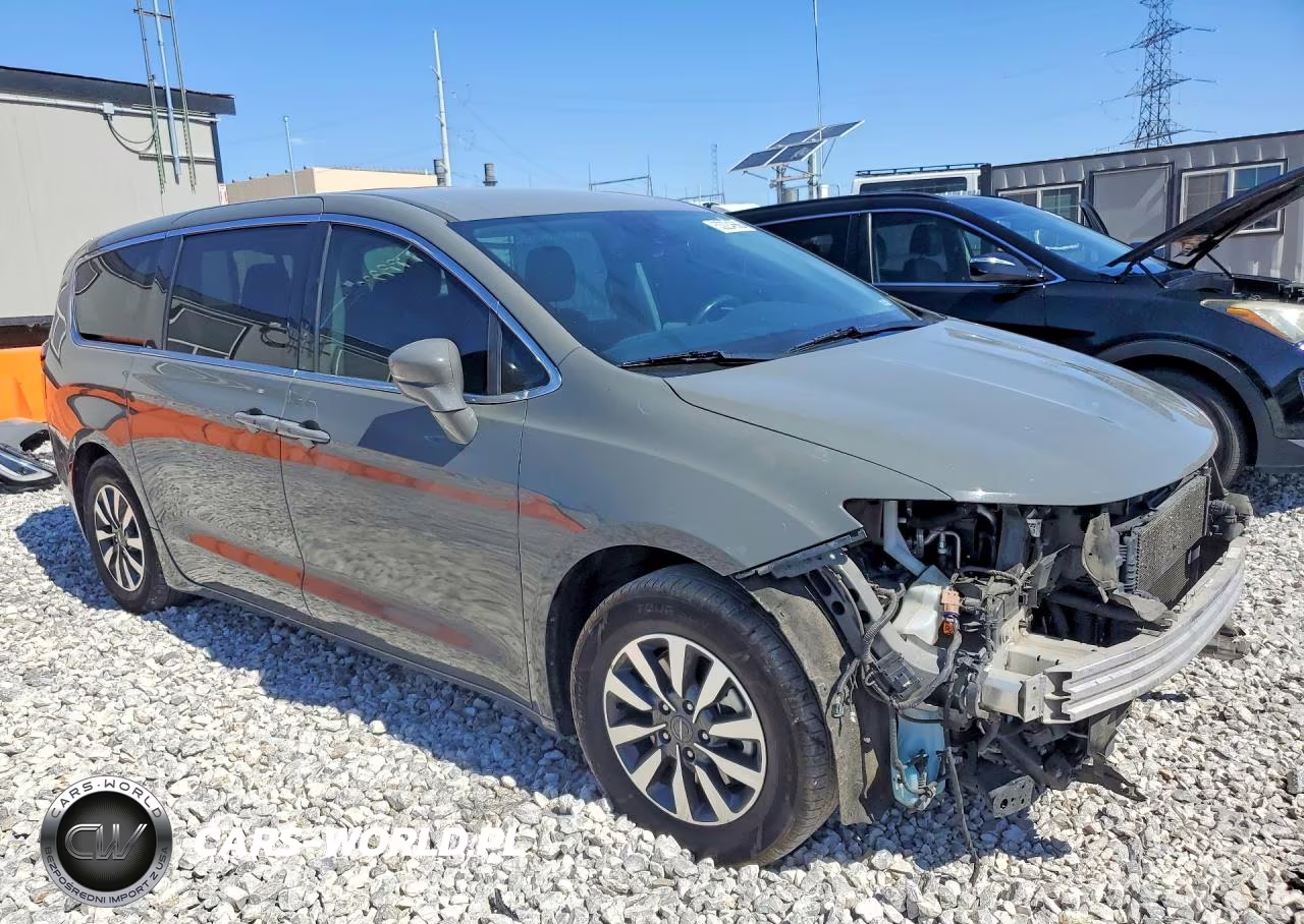 2022 Chrysler Pacifica Hybrid Touring L VIN:2C4RC1L78NR121093 - 4
