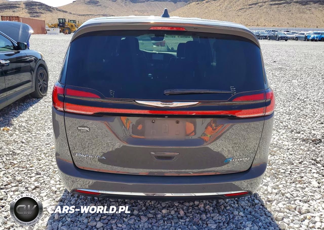 2022 Chrysler Pacifica Hybrid Touring L VIN:2C4RC1L78NR121093 - 6