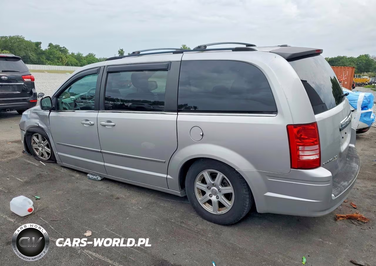 2010 Chrysler Town & Country Touring VIN:2A4RR5D17AR104483 - 2