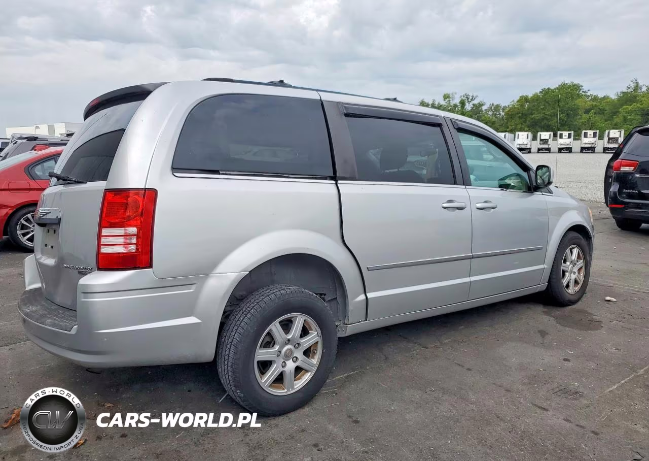 2010 Chrysler Town & Country Touring VIN:2A4RR5D17AR104483 - 3