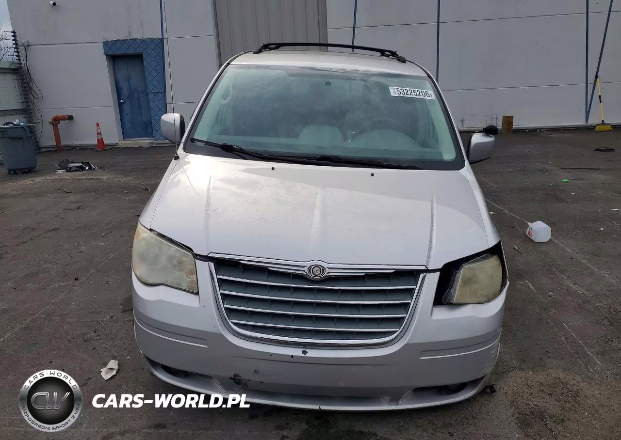 2010 Chrysler Town & Country Touring VIN:2A4RR5D17AR104483 - 5