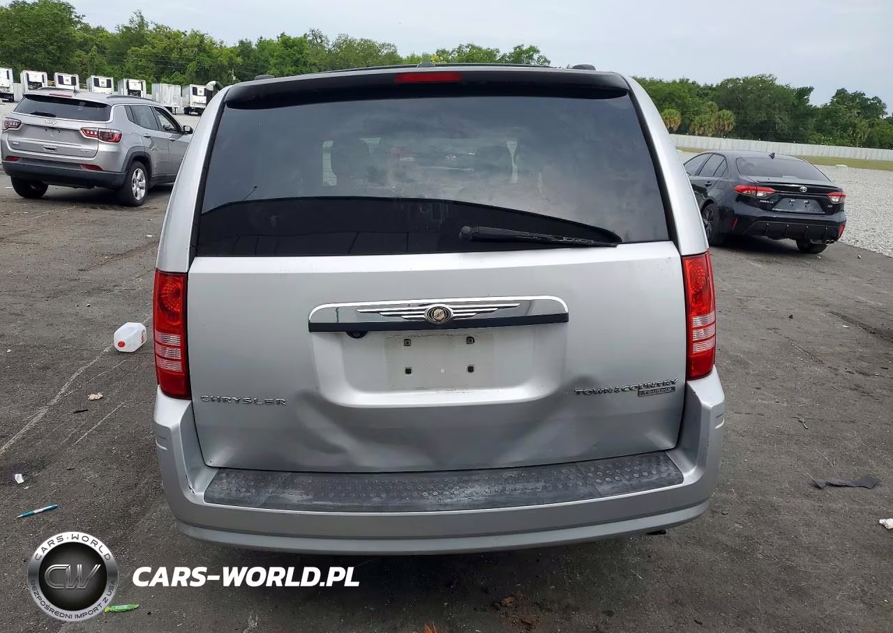 2010 Chrysler Town & Country Touring VIN:2A4RR5D17AR104483 - 6