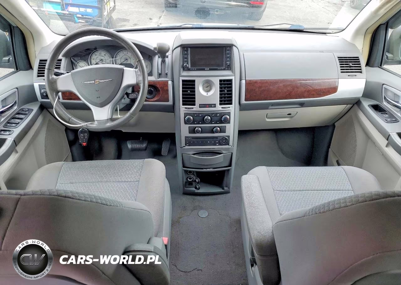 2010 Chrysler Town & Country Touring VIN:2A4RR5D17AR104483 - 8