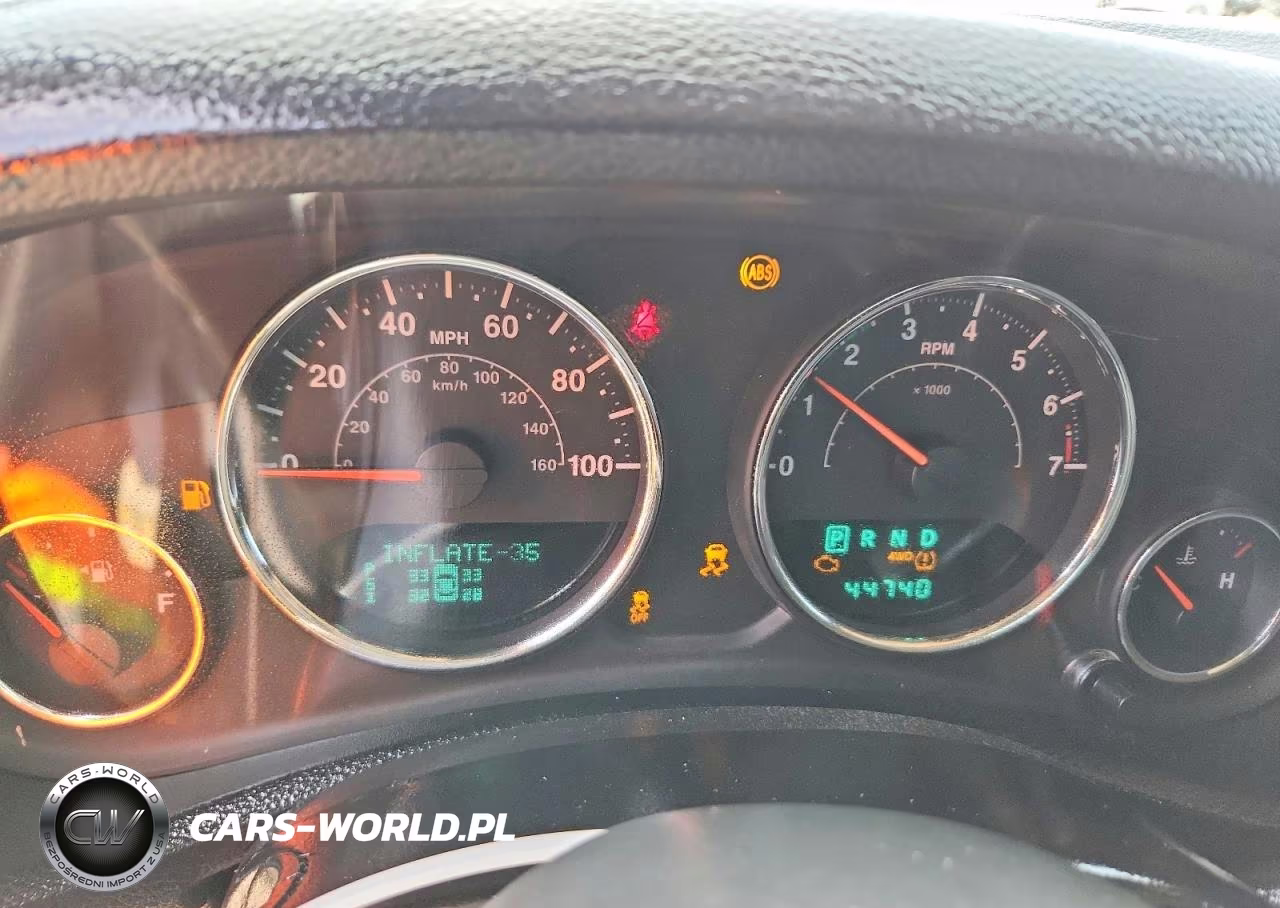 2013 Jeep Wrangler Sport VIN:1C4GJWAG2DL526435 - 9