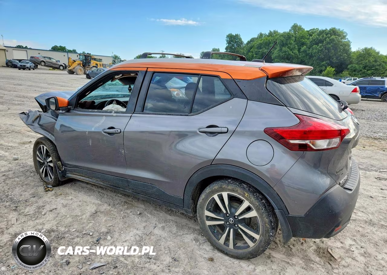 2018 Nissan Kicks Sv VIN:3N1CP5CUXJL524378 - 2