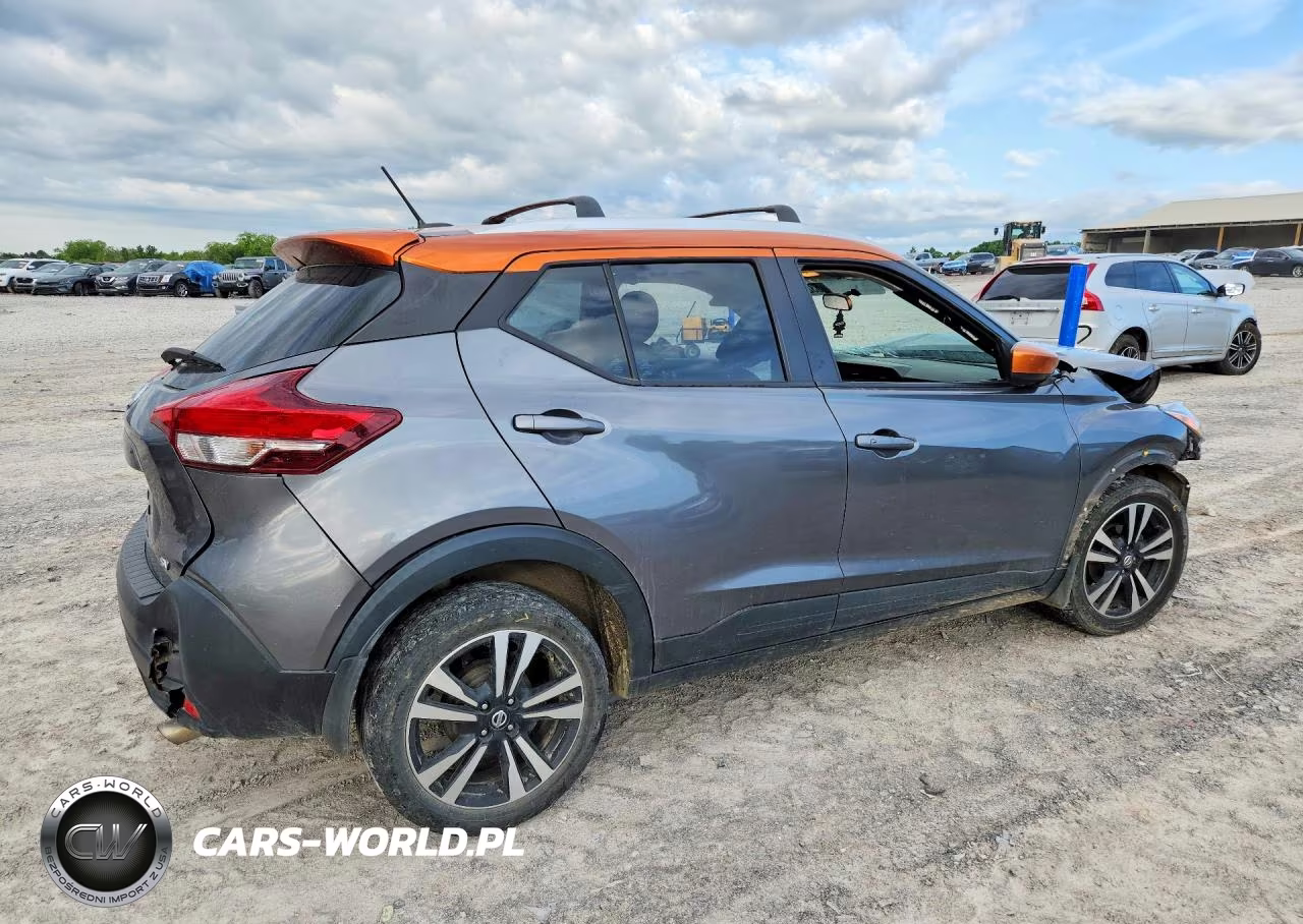 2018 Nissan Kicks Sv VIN:3N1CP5CUXJL524378 - 3