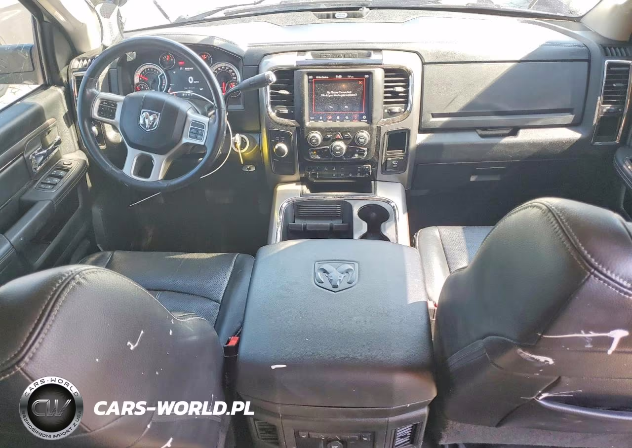2018 Ram 2500 Laramie VIN:3C6UR5FJ0JG370163 - 8