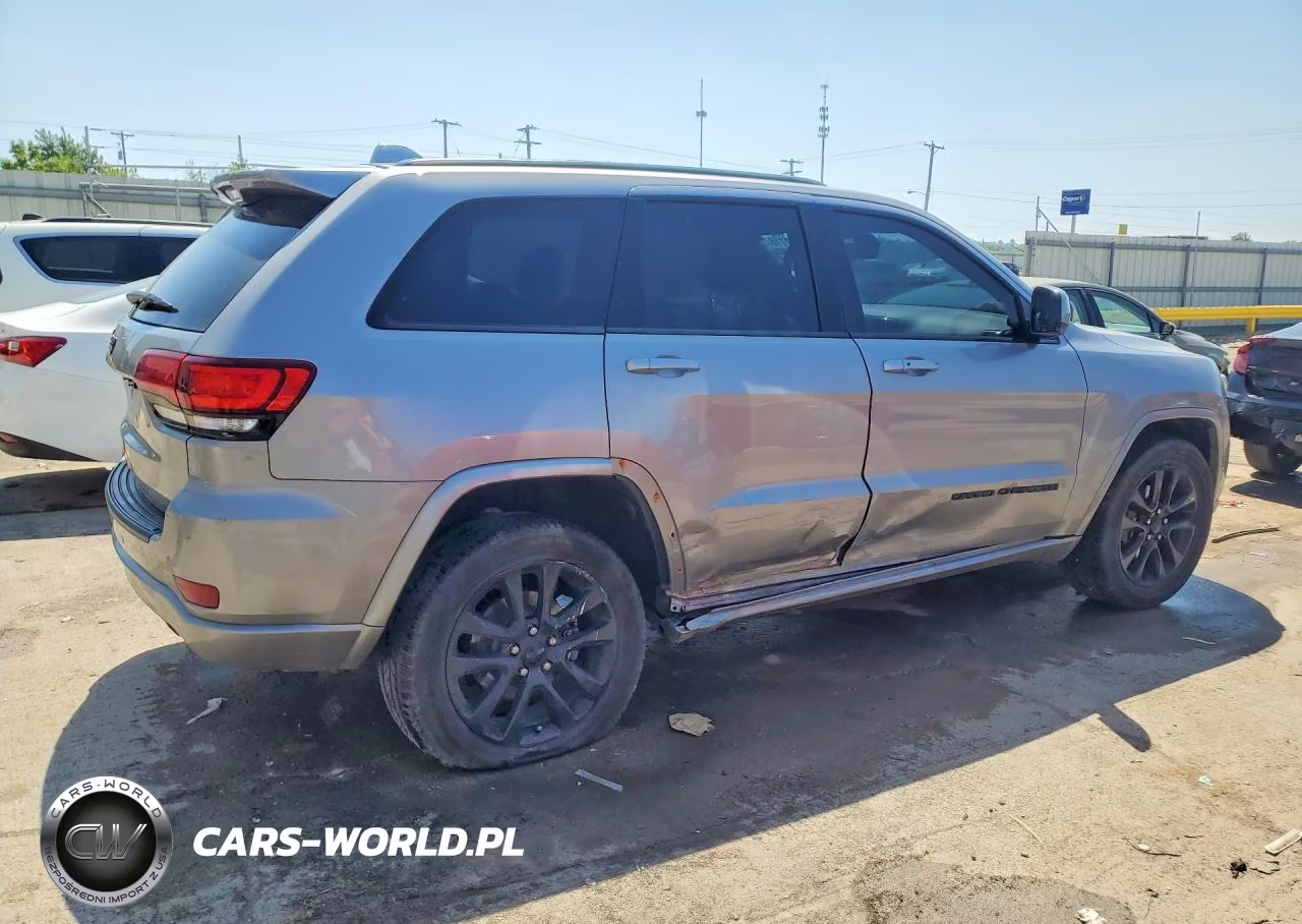 2019 Jeep Grand Cherokee Laredo VIN:1C4RJFAG8KC546680 - 3