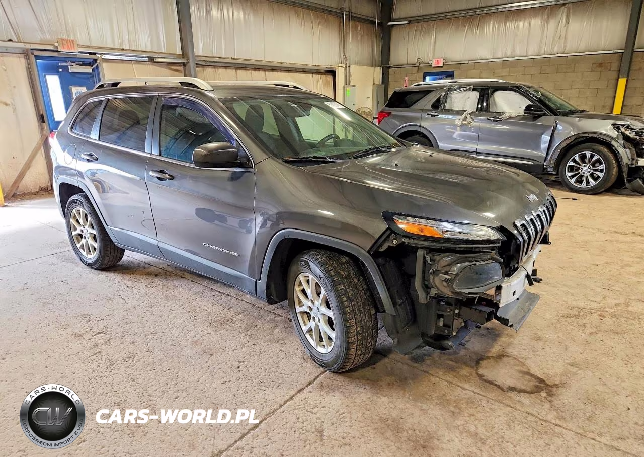 2014 Jeep Cherokee Latitude VIN:1C4PJMCB0EW203880 - 4