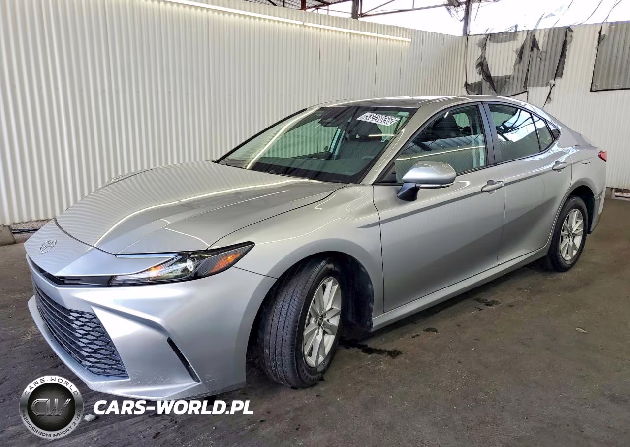 2025 Toyota Camry Le – zdjęcie 1 z 13