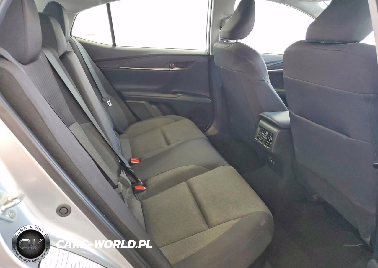 2025 Toyota Camry Le VIN:4T1DAACK9SU530072 - 10
