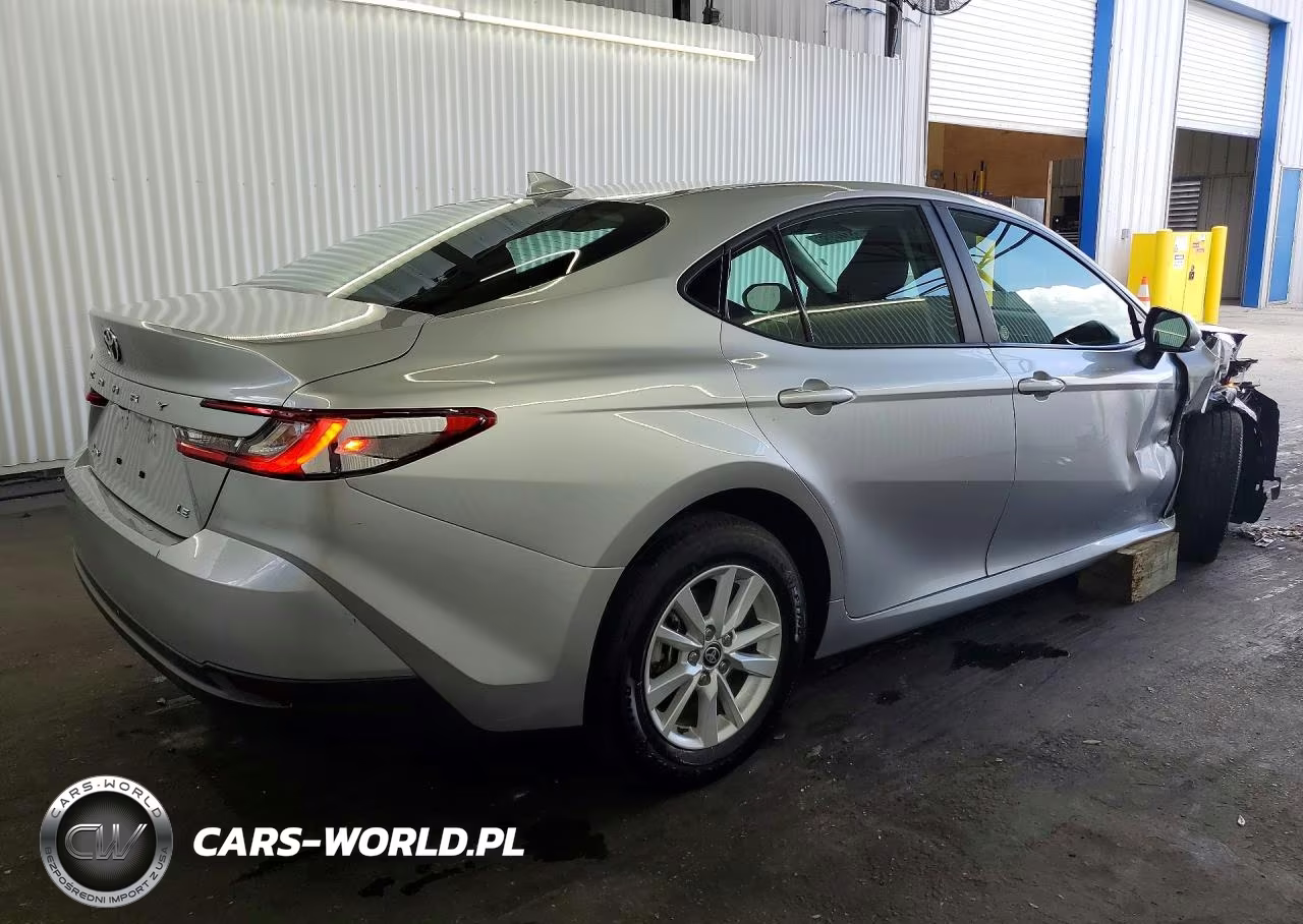 2025 Toyota Camry Le VIN:4T1DAACK9SU530072 - 3